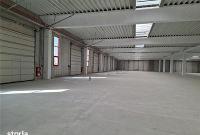 Spațiu comercial, de 1,200 mp, în Central - 11