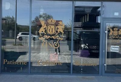 Spațiu comercial, de 80 mp, în Central - 4