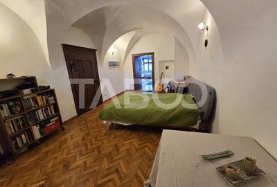 Apartament decomandat de vanzare cu pivnita in Centrul Istoric Sibiu - 11