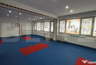 Spațiu comercial, de 82 mp, în Central - 3