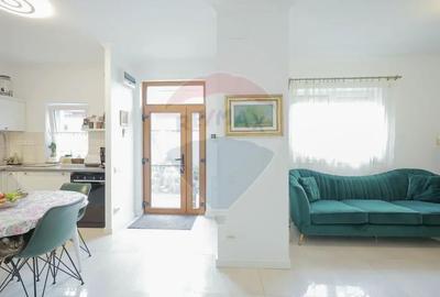 Apartament cu 5 camere decomandat, mobilat în Central - 12