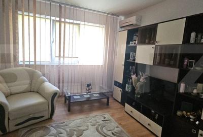Apartament 3 camere, 48 mp utili, zona Vest