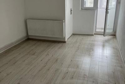 Garsonieră decomandată în Central - 2