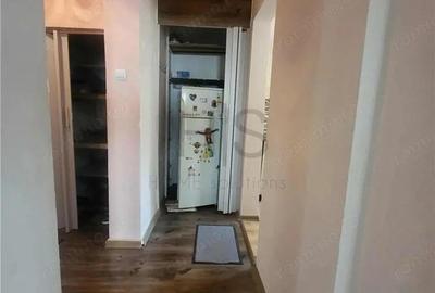 Apartament 3 Camere, Central, Decomandat, etaj 1 - 6