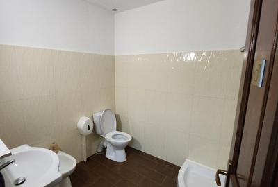 Închiriem birou 67 mp(et.1)-600€, 76 mp(mansarda inalta)- 450€ în zona centrala - 6