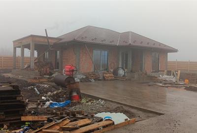 Casă individuală cu 4 camere cu Canalizare în Aroneanu - 2