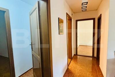 Apartament cu 4 camere, decomandat, cu garaj, zona Medicina - 2
