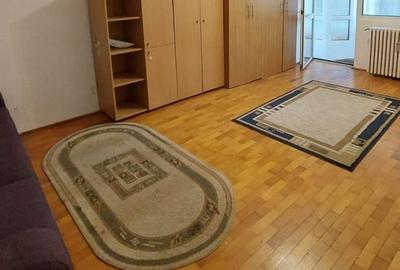 Basarabia- Garsoniera decomandata 39 mp bloc 1984 - 2