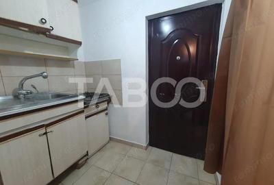 Garsonieră decomandată, mobilată în Central - 2