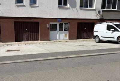 Apartament cu 3 camere decomandat în Valea Oltului - 11