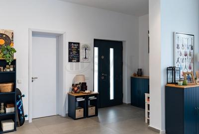 Casă individuală cu 4 camere cu Canalizare în Central - 8