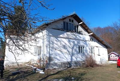 Casă cu 5 camere cu Teren 5950 Mp în Nord - 12