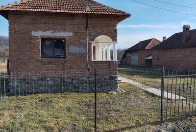 Casa de vanzare cu toate utilita?ile - 1