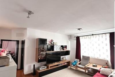 Apartament spatios 3 camere, balcon si parcare, etaj 3/3, zona Stadionului. - 2