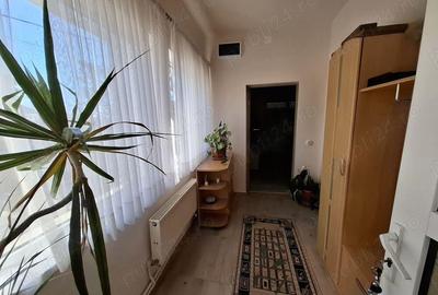 Str. Valea Borcutului (zona plana)- casa pe parter, renovata recent, teren 800 mp - 9