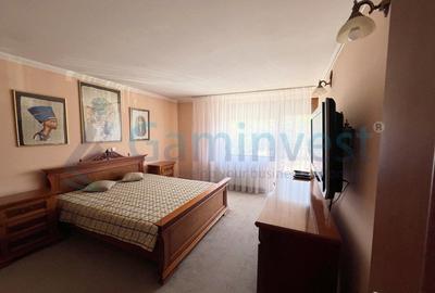 Casă individuală cu 8 camere cu Canalizare în Episcopia Bihorului - 26