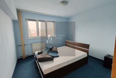 Apartament cu 3 camere decomandat în Baba Novac