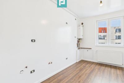 Apartament cu 4 camere semidecomandat în Central - 2