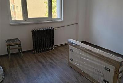 Garsonieră decomandată în Tractorul - 3