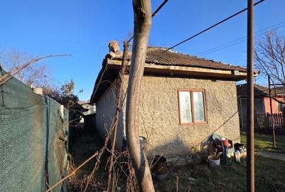 Casă cu 3 camere cu Teren 491 Mp în Central