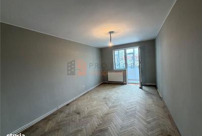 Apartament cu 3 camere decomandat în Crâng - 9