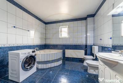Casă cu 8 camere cu Teren 1000 Mp în Central - 3