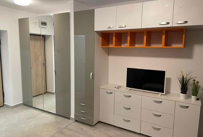 Garsonieră decomandată în Central