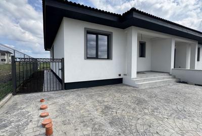 Sacalaz, 1/2 Duplex , Parter, 3 camere,2 bai,Terasa Acoperita - 2