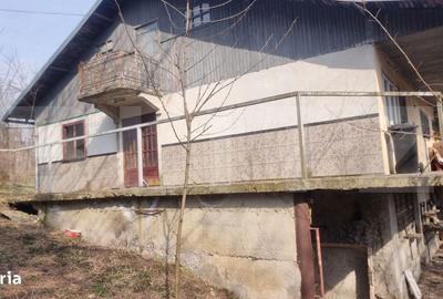 Casă cu 4 camere în Central - 1