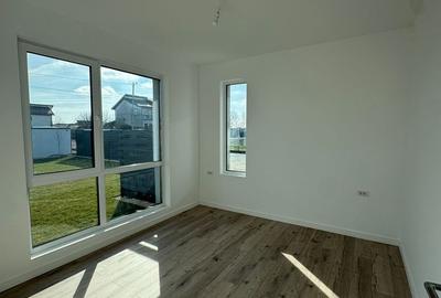 Casă cu 4 camere în Domnești