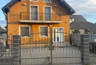 Casă cu 4 camere în Central - 2