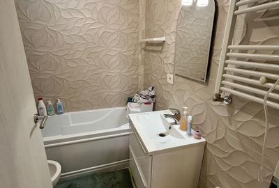 Apartament cu 3 camere decomandat în Nufărul - 5