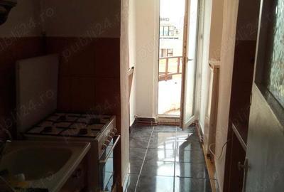 Garsonieră decomandată în Podgoria - 2