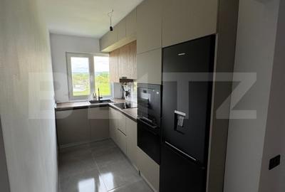 Apartament cu 3 camere, 61,82 mp utili, etaj 4, recent renovat+garaj
