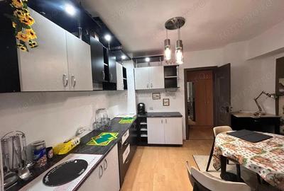 Apartament cu 3 camere semidecomandat în Central - 13