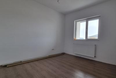 Casă cu 4 camere cu Teren 200 Mp în Berceni