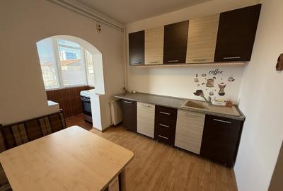 Apartament cu 3 camere semidecomandat, mobilat în Torontalului - 5