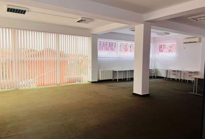 Spațiu comercial, de 105 mp, în Central - 3