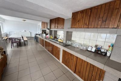 Casă cu 14 camere cu Teren 1001 Mp în Central
