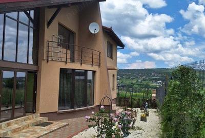 Casă cu 5 camere cu Teren 2500 Mp în Iris - 2