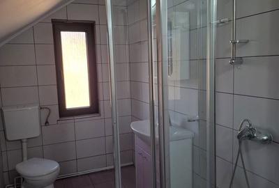 Casă cu 5 camere cu Teren 886 Mp în Central