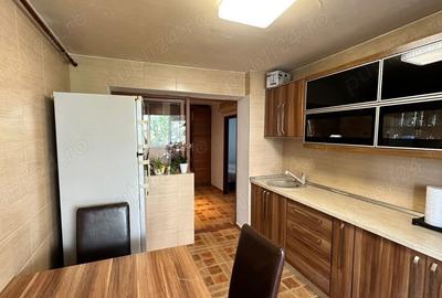 Apartament cu 4 camere semidecomandat, mobilat în Mărgeanului - 3