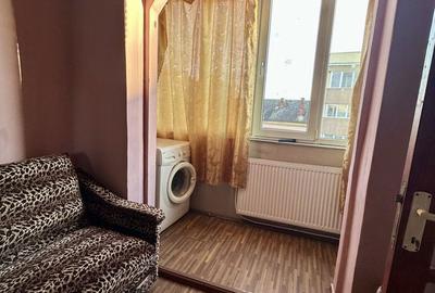 Apartament cu 3 camere semidecomandat în Central - 3