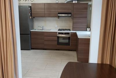 Vanzare proprietate cu doua case si intrari separate curte Giulesti - 6