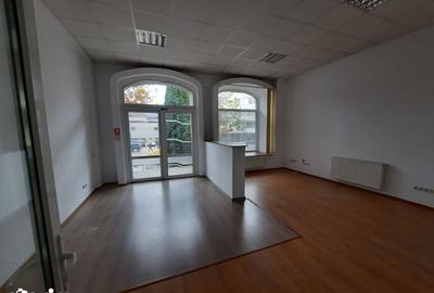 Spațiu comercial, de 100 mp, în Central - 16