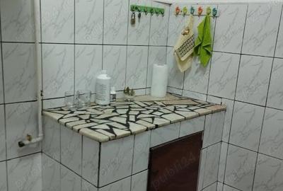 Casa cu 3 camere ~ zona Liceul de Arte ~ 170mp ~ Pret: 75.000 neg. - 12