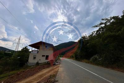 Casă cu 4 camere cu Teren 1640 Mp în Dubova - 20