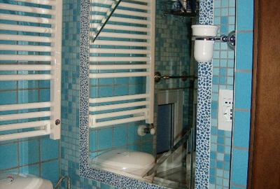 Vind  CASA  FAMILIARA sau cu destinatie PENSIUNE  cu 5 camere  5 bai - 5