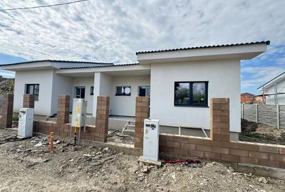 Duplex cu 3 camere cu Canalizare în Moșnița Nouă - 2