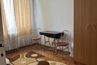 Apartament 3 camere, decomandat, zona Gojdu - 2